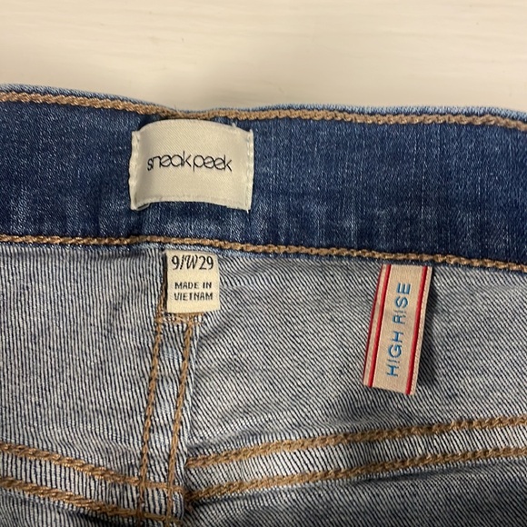 Sneak Peek Jeans - Picture 3 of 6